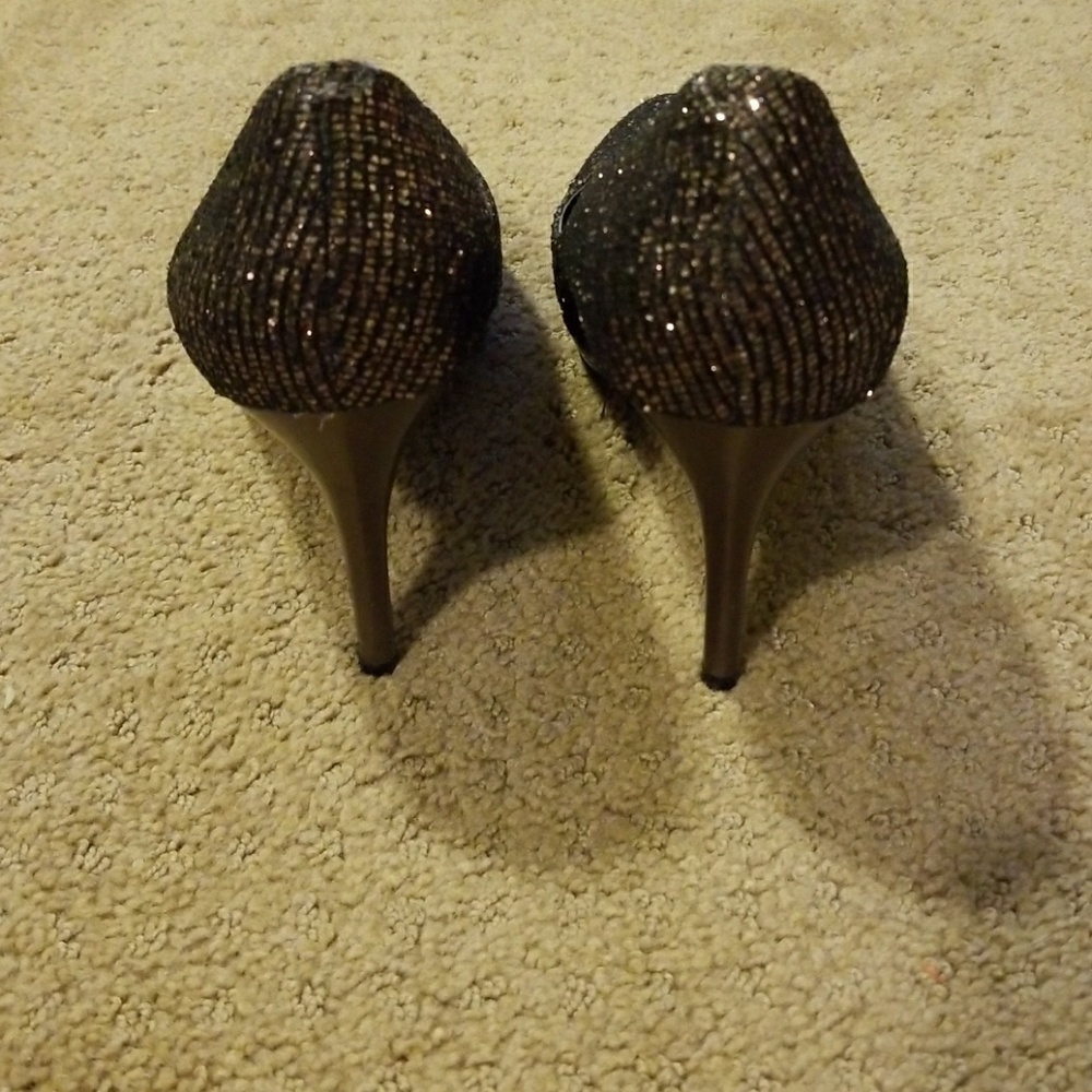 Heel - Picture 5 of 5
